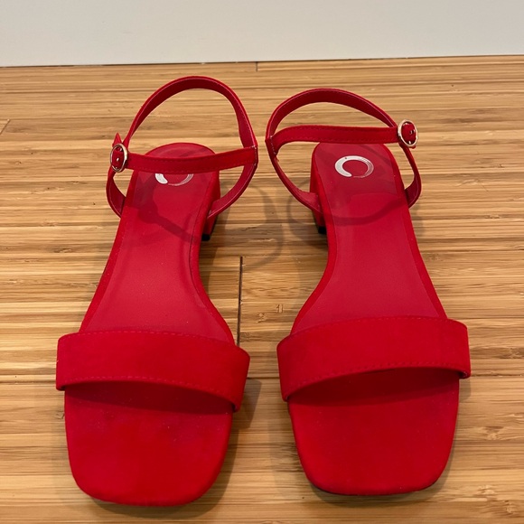 Journee Collection Red Beyla Sandals - Picture 9 of 9